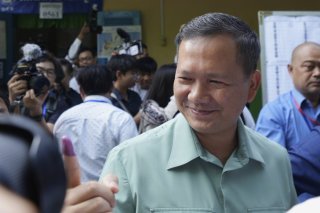 Avant d'accéder au poste de premier ministre, Hun Manet, général quatre étoiles, dirigeait l'armée de terre cambodgienne depuis 2018.